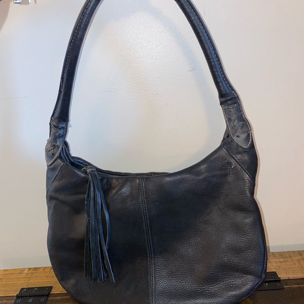 Black Leather Shoulder Purse - Picture 2 of 6